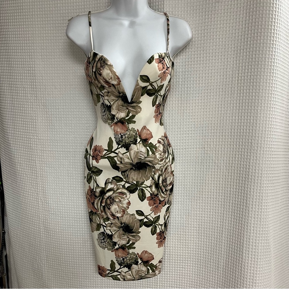 Fashion nova ladies “ Garden lover” floral midi dress size small
